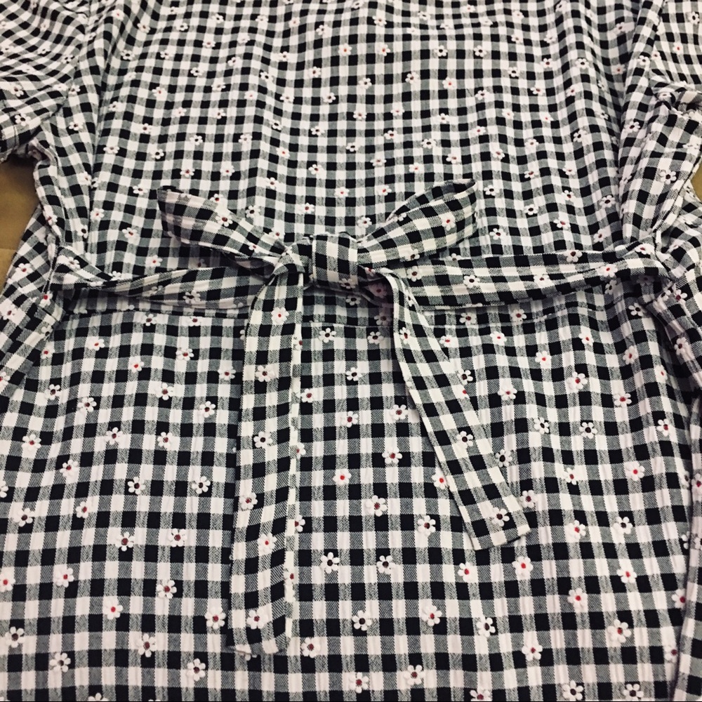 Dress - Picture 3 of 3